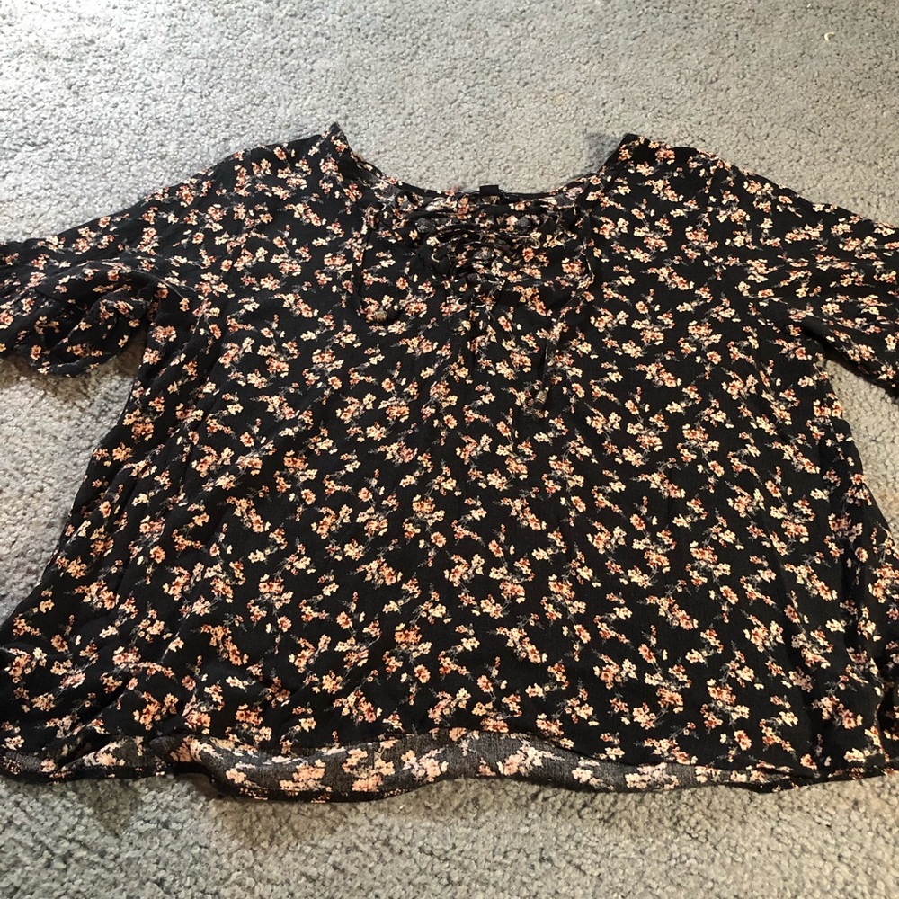 American Eagle Black Floral Print Top